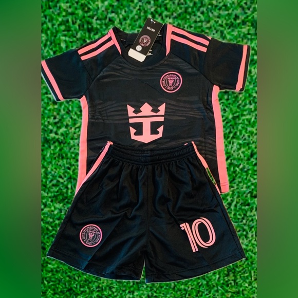 YOUTH MESSI SOCCER JERSEY KIDS SET - INTER MIAMI SOCCER UNIFORM - Picture 2 of 3